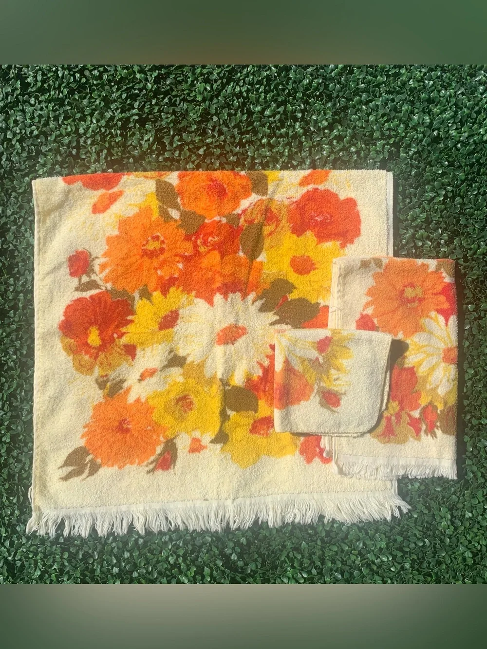 Vintage 70s Cannon yellow orange & red floral Bath Hand Towel & Washcloth Set